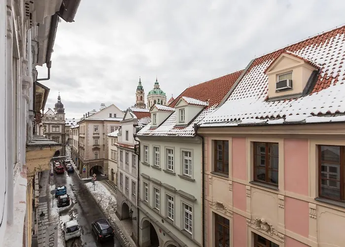 Charles Bridge Royal - Castle District *