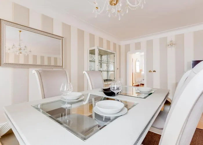 Apartamento Charles Bridge Royal - Castle District Praga