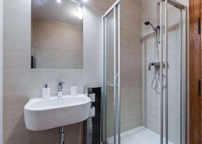 Charles Bridge Royal - Castle District *