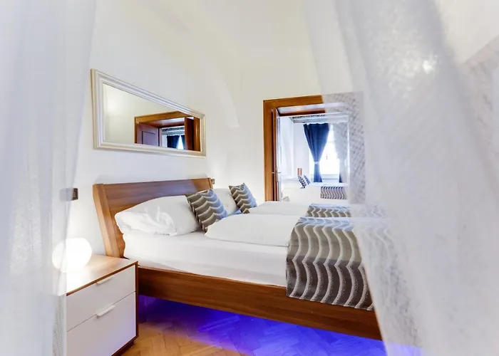 Apartamento Charles Bridge Royal - Castle District Praga