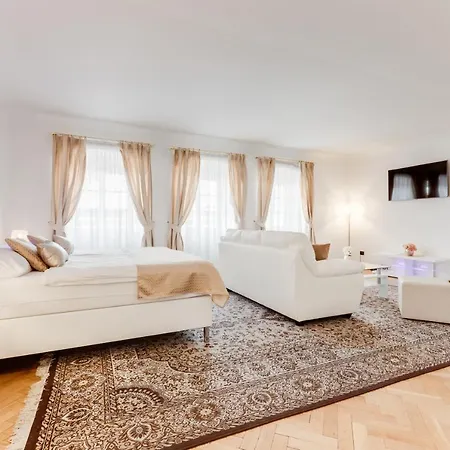 Appartamento Charles Bridge Royal - Castle District *