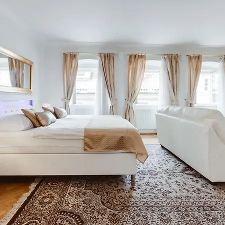 Appartamento Charles Bridge Royal - Castle District *