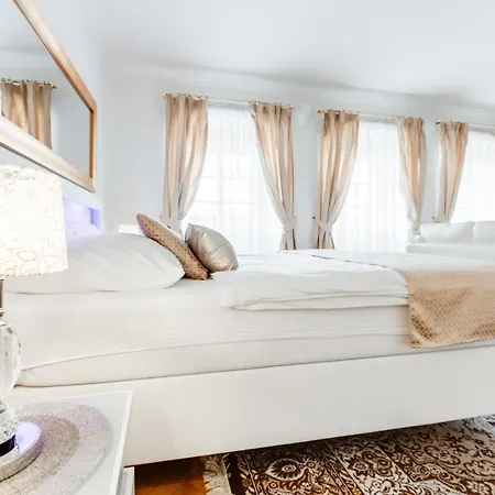 Apartament Charles Bridge Royal - Castle District