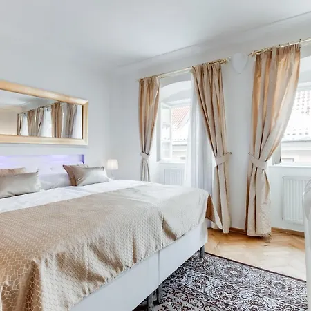Appartamento Charles Bridge Royal - Castle District *