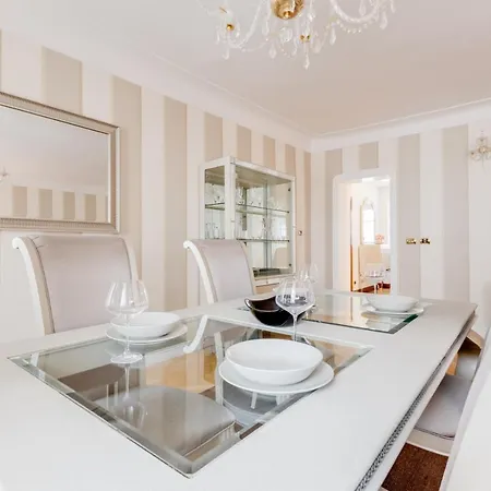 Apartament Charles Bridge Royal - Castle District Praga