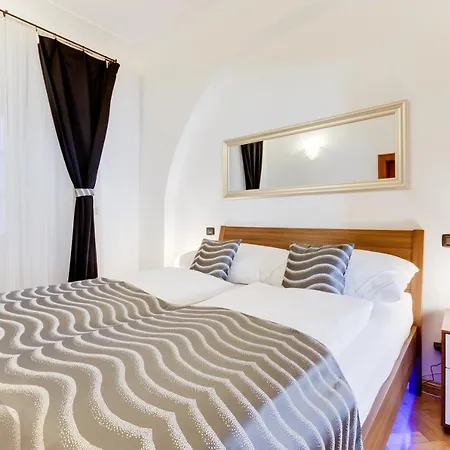 Appartamento Charles Bridge Royal - Castle District