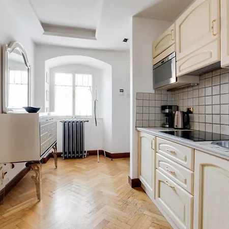 Charles Bridge Royal - Castle District Apartment Prag