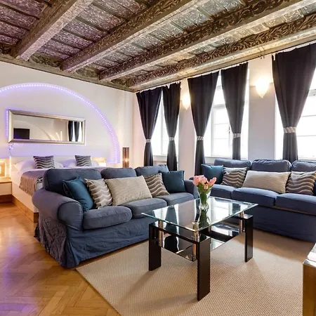 Charles Bridge Royal - Castle District Appartement Praag