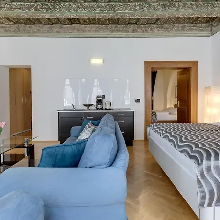 Apartment Charles Bridge Royal - Castle District Prague