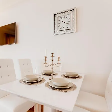 Apartment Charles Bridge Royal - Castle District Prag